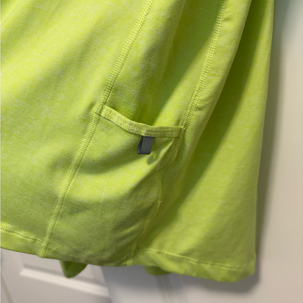Nike woman’s  Lime Long Sleeve Tee - Picture 3 of 11